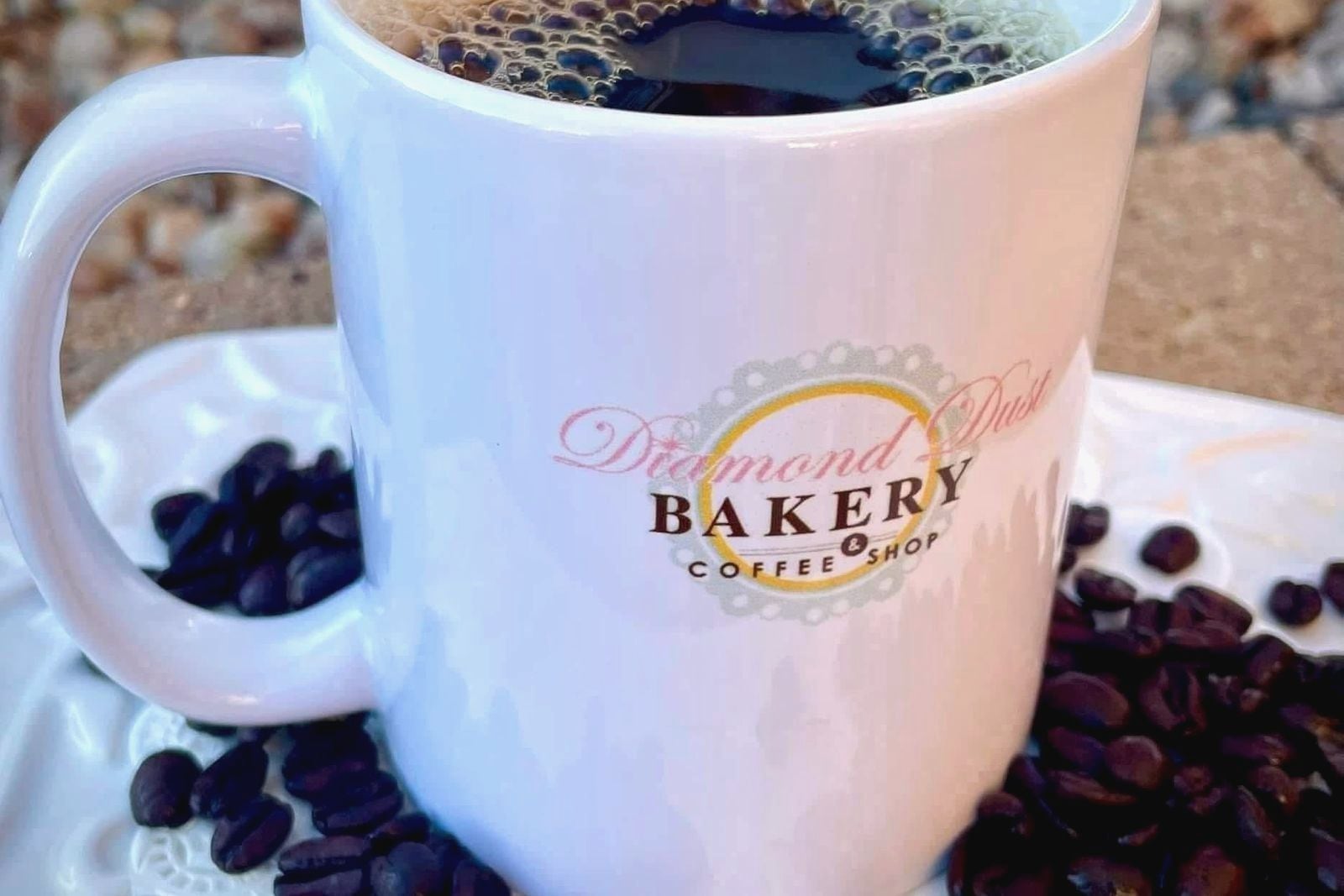 Diamond Dust coffee mug with coffee beans