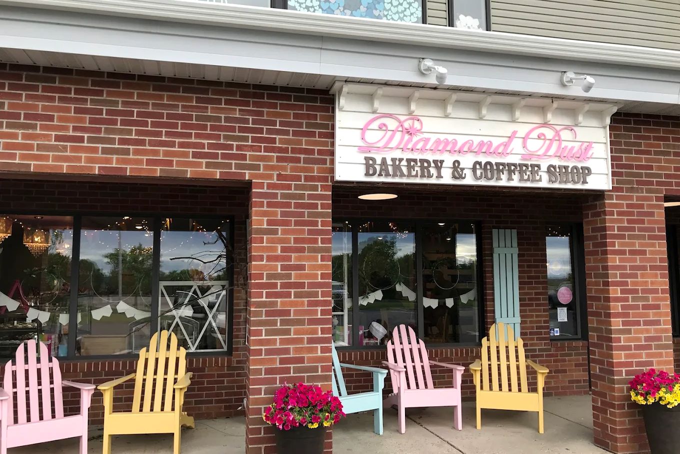 Diamond Dust storefront on Sunrise Drive